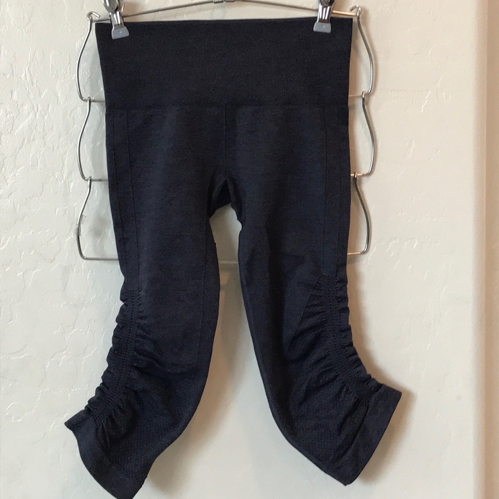 Lululemon Capri MV L-3